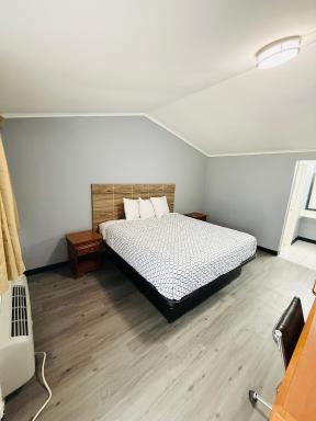 Sun N Sand Motel - Housity