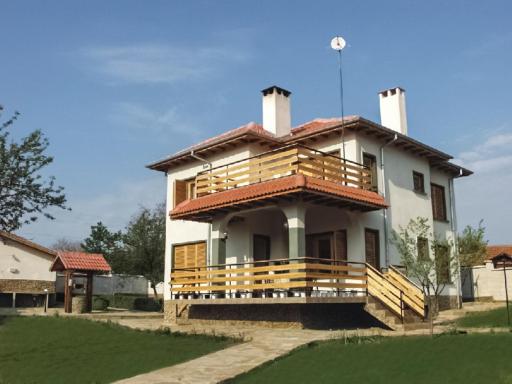 Villa Srebarna - Housity