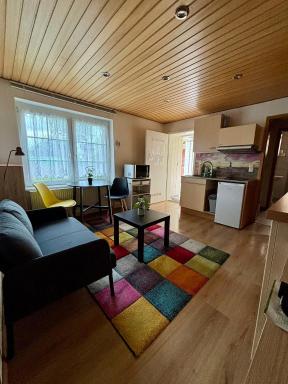 Unterkunft mit Terrasse für drei Personen - Hizvo