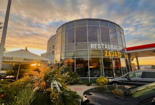 Zajazd Okalina - Housity