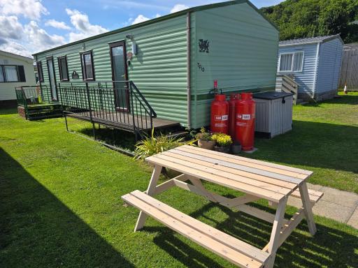 Beautiful 2 bedroomed mobile home - Housity