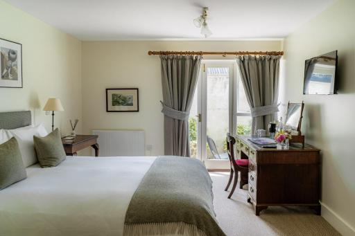 The Bell Inn - Housity