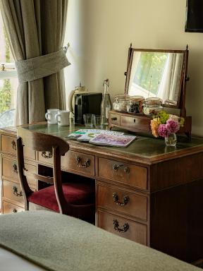 The Bell Inn - Housity