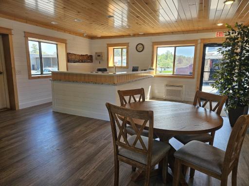 Otter Creek Inn - Housity