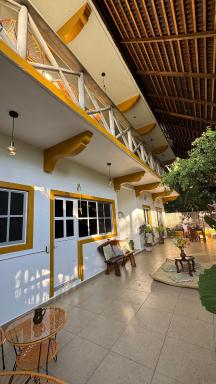 Casa Eulogia y Fortunata con AC y Desayuno a pasos del mar - Housity