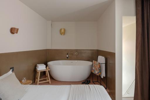 MiHotel Le Gourguillon - Housity