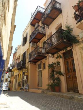 Fivos Pension - Housity