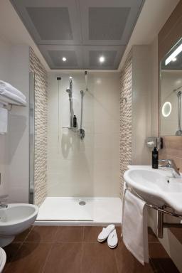Mercure Parma Stendhal - Housity
