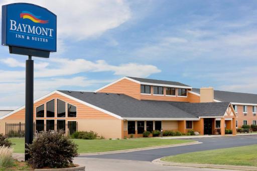 Baymont by Wyndham Marshalltown - Housity