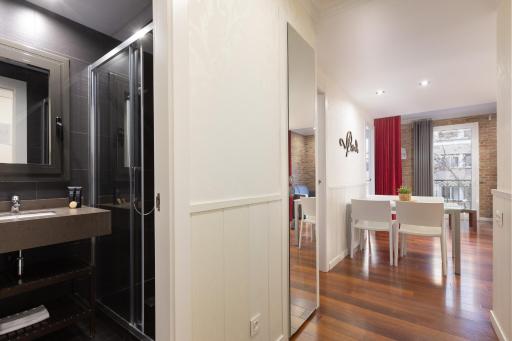 Enjoybcn Gaudi Apartments - Housity