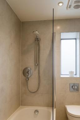 King's Cross Deluxe Serviced Apartments - Housity