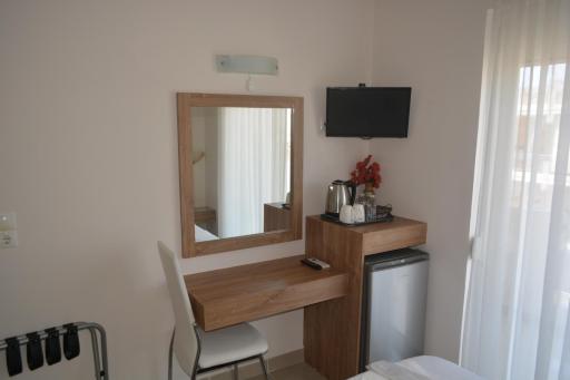 Travel Proud Hotel Lefka Ori - City Rooms - Housity