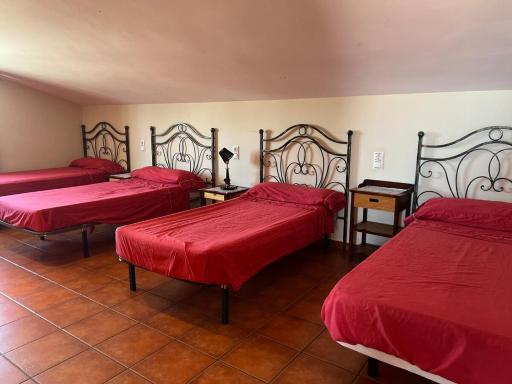 Relax y piscina privada para familias - Housity