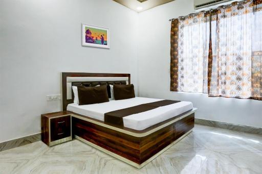 Hotel O Royal Galaxy - Housity