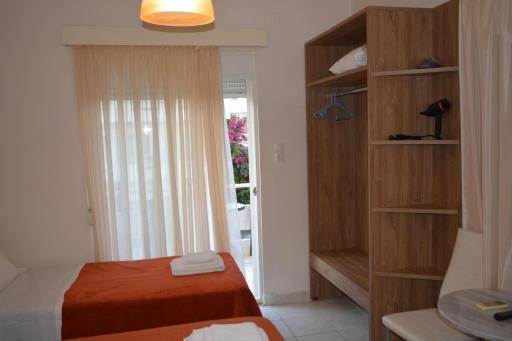 Travel Proud Hotel Lefka Ori - City Rooms - Housity