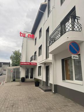 Turnė - Housity