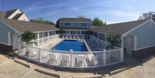 Boardwalk Beach Inn - Housity