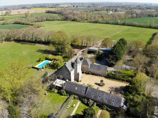 Manoir de Fornebello 16e siècle - Chambres d'Hôtes de prestige avec piscine - Housity