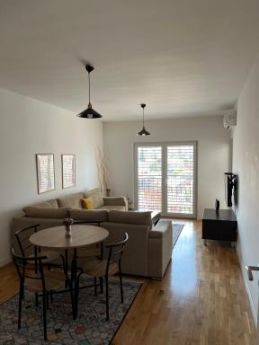 Central Luxury Apartment - Housity