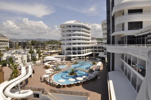 Laguna Beach Alya Resort & Spa - Housity