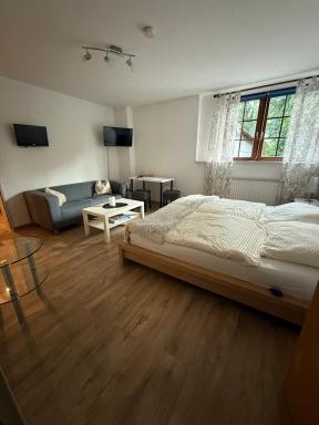 Boga's im Schützenhof Hüttenbusch - Housity