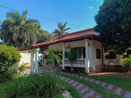 Ross Char Hotel - Housity