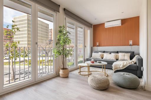 Chic Aparment Barcelona near Plaza España - Housity
