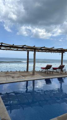 Miramar Beach House - Housity