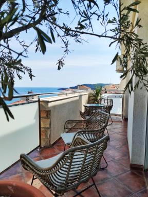 Lux M & A Apartments - Housity