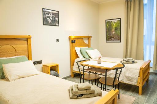 Teatar Rooms Subotica 4 - Housity