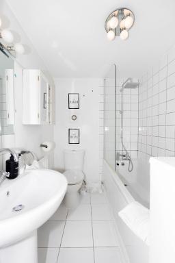 Stunning, stylish garden flat in the heart of Wimbledon - Housity