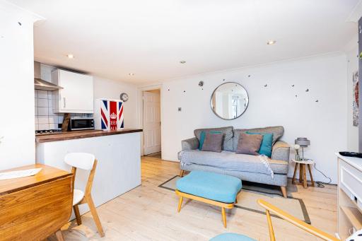 Stunning, stylish garden flat in the heart of Wimbledon - Housity