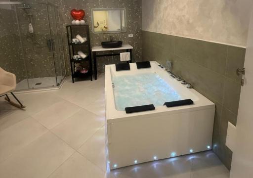 Il Deseo Suite con vasca idromassaggio - Housity