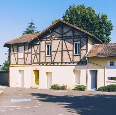 Hôtel & Résidence Avermes - Housity