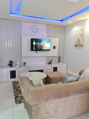 The Panache Luxury Apartment - Housity