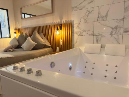 Le Nid de la Chouette - Gare & Cité by Apparts Spa Dijon - Housity
