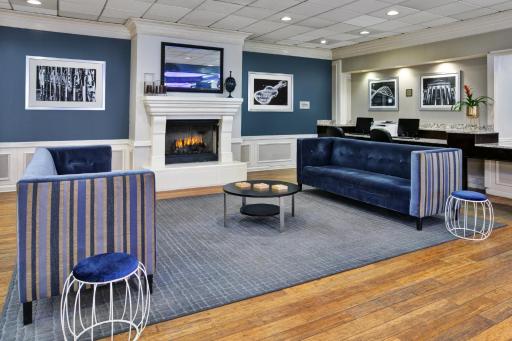 Holiday Inn Express Nashville-Downtown - Broadway, an IHG Hotel - Housity