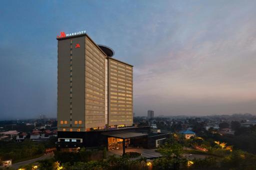 Kochi Marriott Hotel - Housity