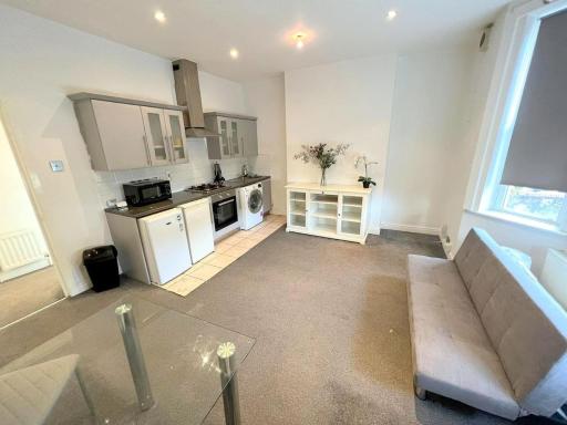 1-bedroom Flat in Sutton - Housity