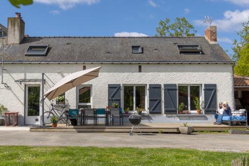 Chambres d'hôtes, table d'hôtes des Reinières proche La Loire à Vélo, 3 chambres 7 couchages - Housity