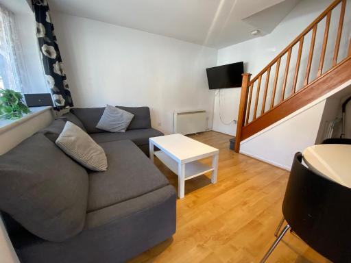 2 Bedroom House For Corporate Stays in Kettering - Housity