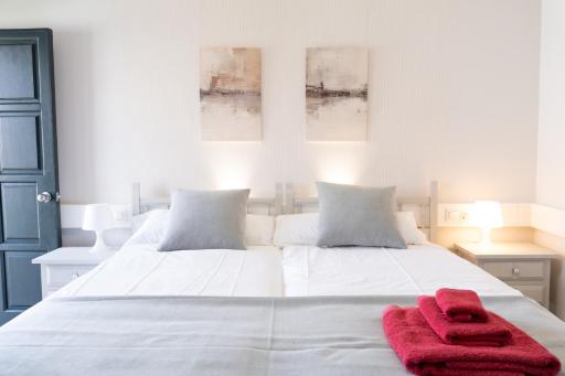 Apartamentos Turísticos El Puerto de Comillas - Housity