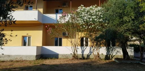 Thaleia Studios & Apartments - Housity