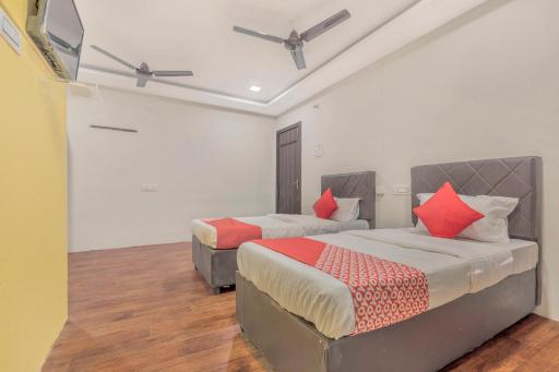 Hotel O Ruby Grand Opp Apollo Hospital Kondapur - Housity