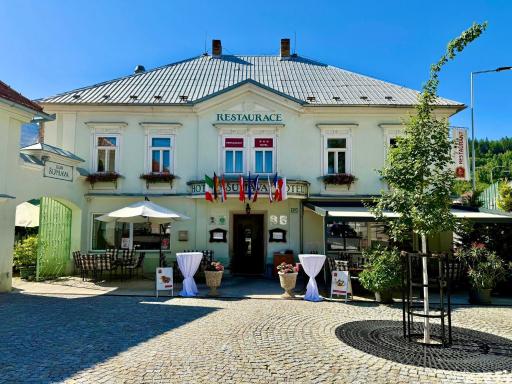 Hotel Šumava - Housity