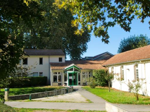 Auberge de Jeunesse de Saintes - Housity
