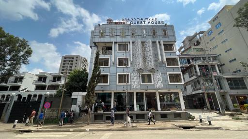 አባት Guest House - Hizvo