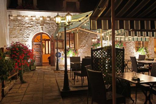 Logis Le Bourguignon - Housity