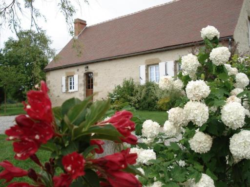 Maison de ferme rénovée, campagne, cheminée, étang privé, jardin, parking, internet - FR-1-489-177 - Housity
