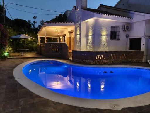 Charming Villa in Punta Umbría with Private Pool - Housity